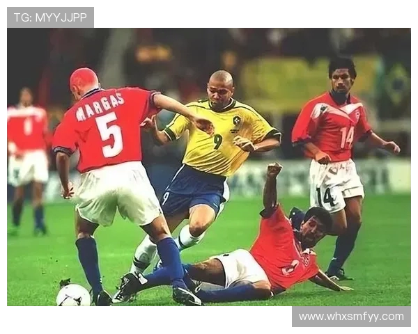 98世界杯三色球背后的激情记忆与时代收藏价值探秘历史风云与绿茵传奇 98世界杯三色球背后的激情记忆与时代收藏价值探秘历史风云与绿茵传奇